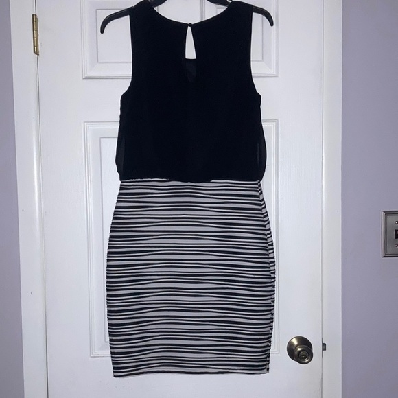 Black & White Dress - Picture 2 of 3